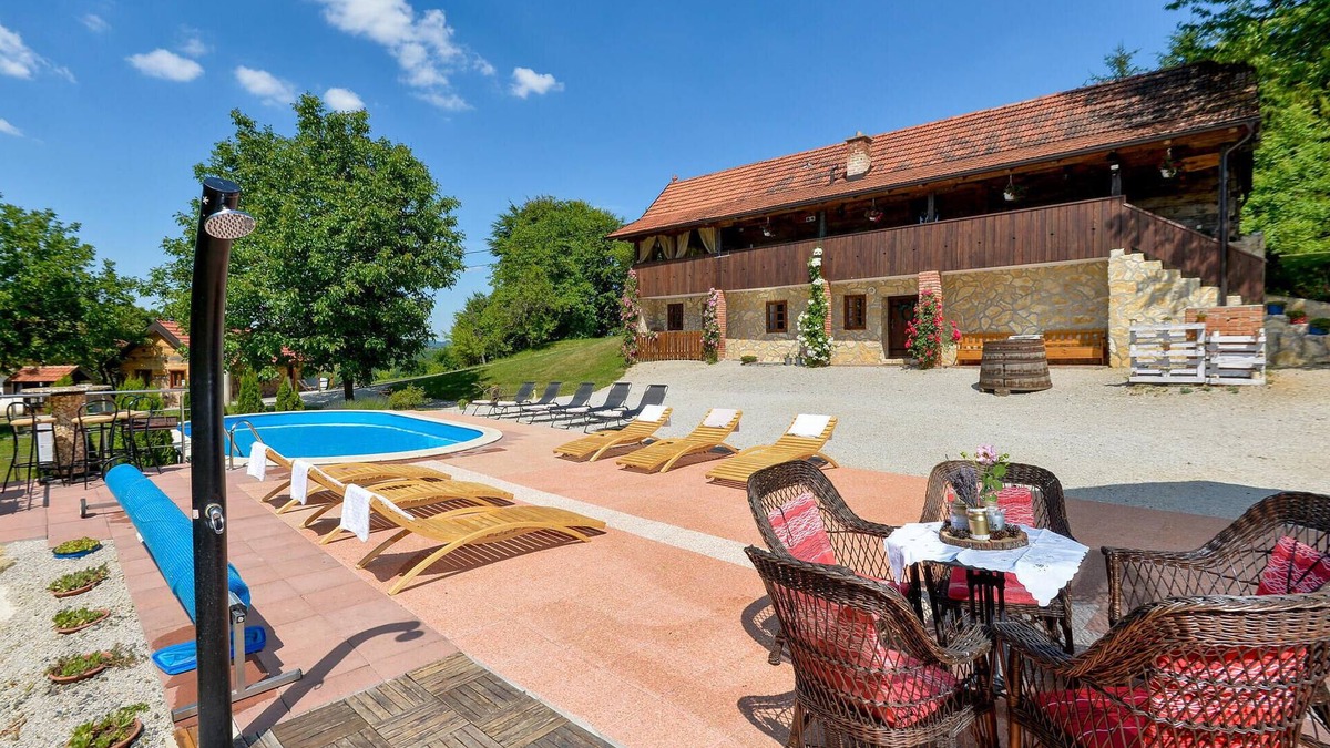 Mozenec House | 5 bedroom awesome home in Novi Marof