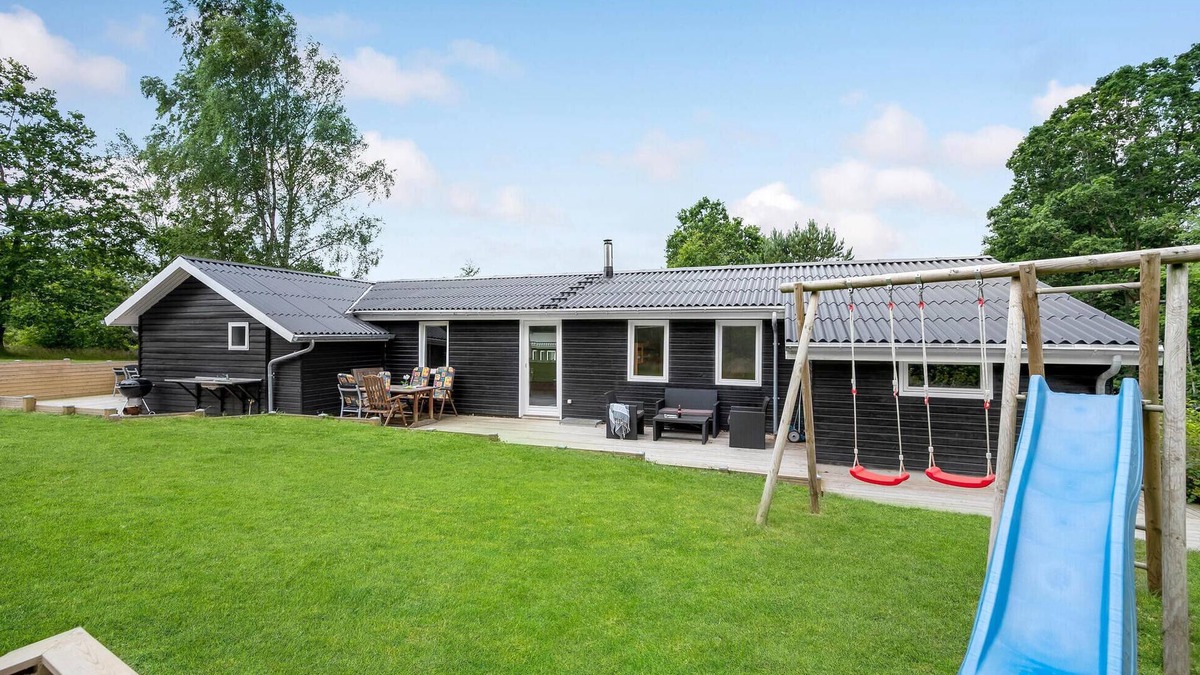 Farvang House | 5 bedroom awesome home in Fårvang