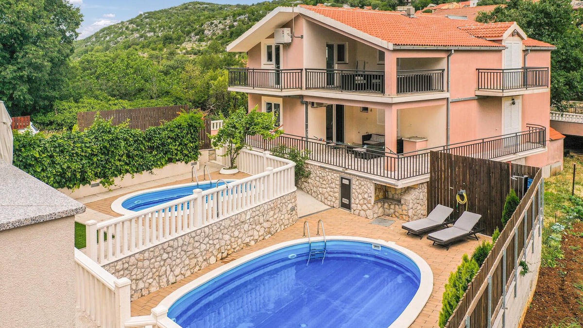 Rastovac House | 5 bedroom awesome home in Zagvozd