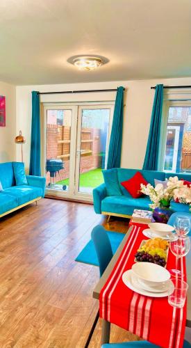 Dartford House | 5 Bedroom Contractors Accommodation in Dartford Kent - Spacious Holiday Home - Close To Dartford Crossing - Close To City Centre