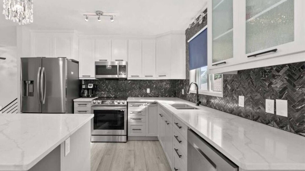Three Hills House | 5 bedroom, Family Friendly! Open Concept, Modern Home in Three Hills