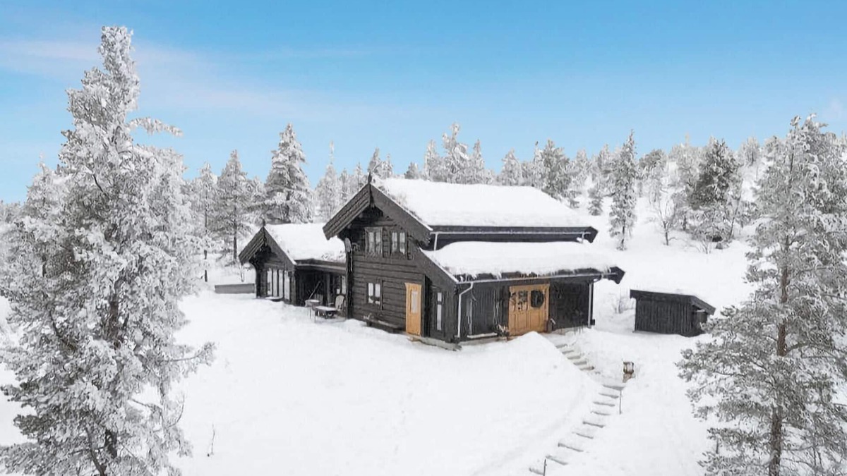 Tynset House | 5 bedroom gorgeous home in Tynset