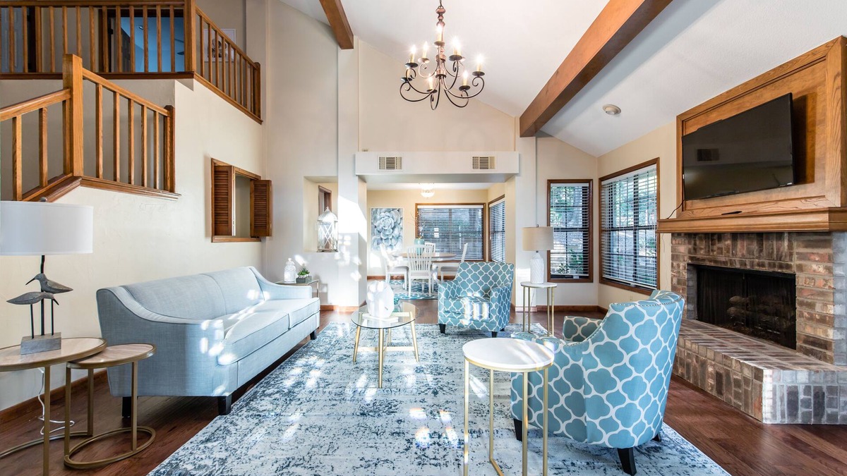 North Arlington House | 5-bedroom home in the heart of Arlington