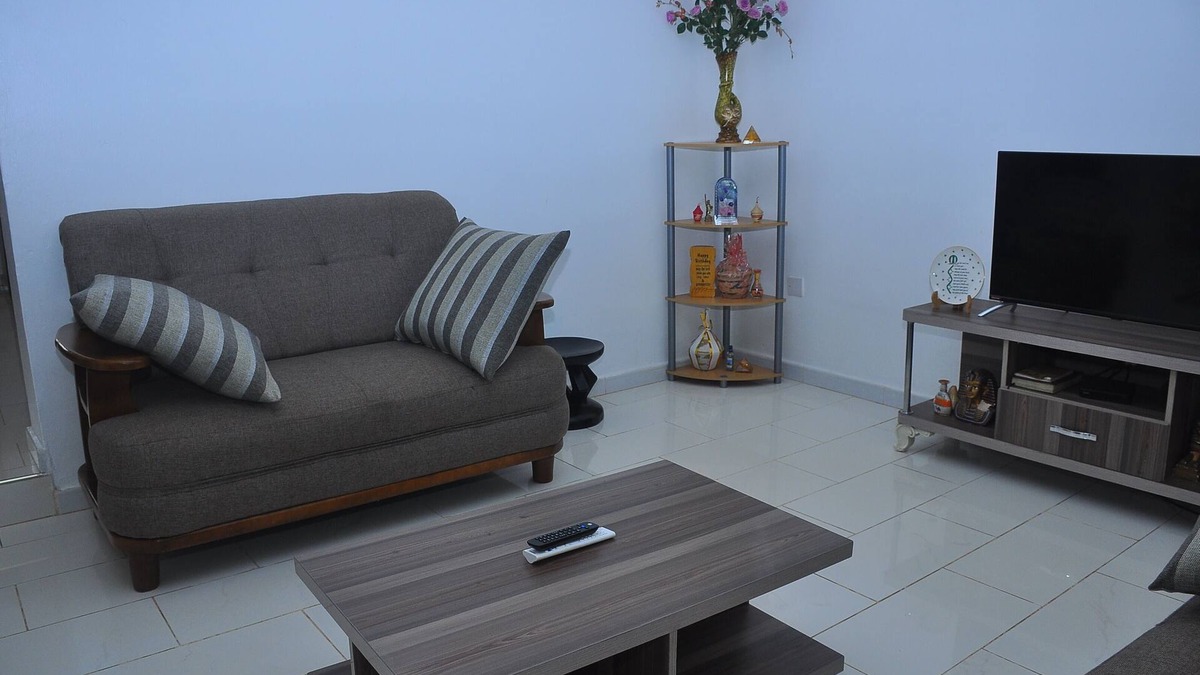Entebbe House | 5 Bedroom House in a serene environment with compound for pets