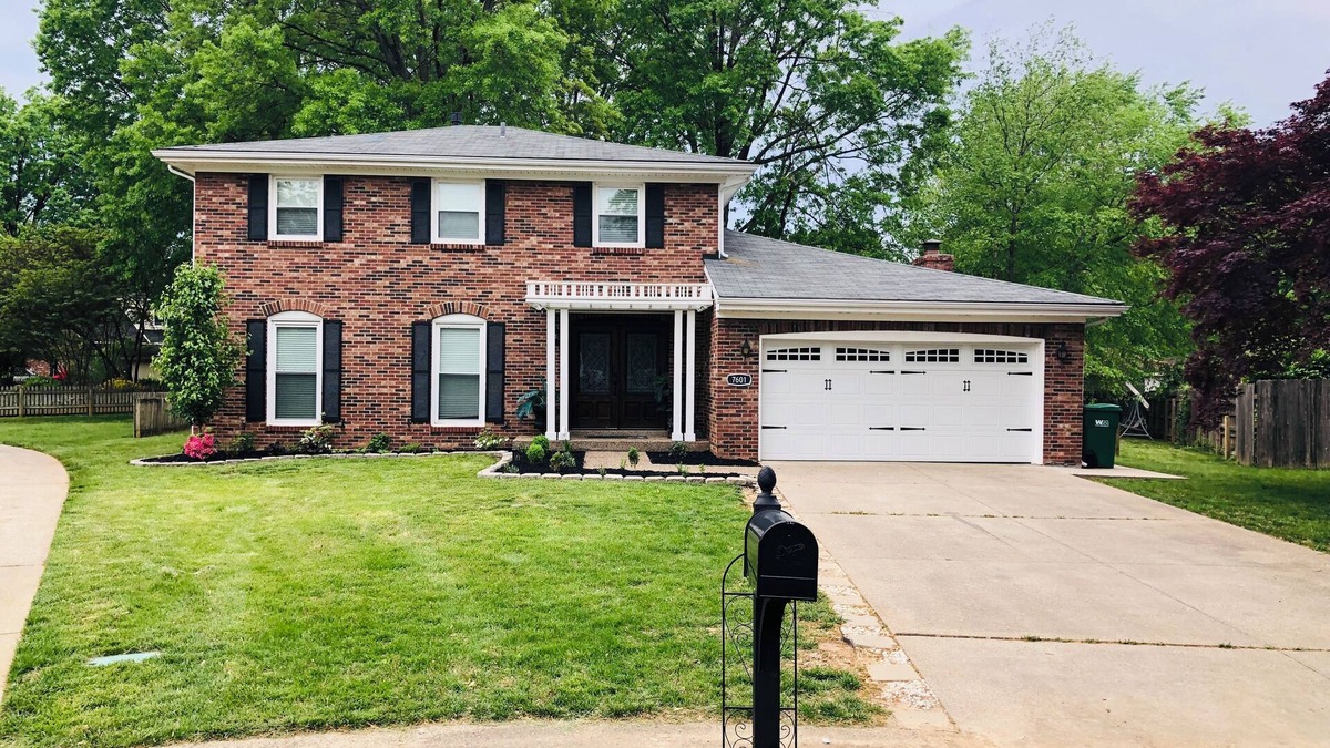 Buechel House | 5-Bedroom House In A Nice Neighborhood- Close To Everything - 1 Month Minimum