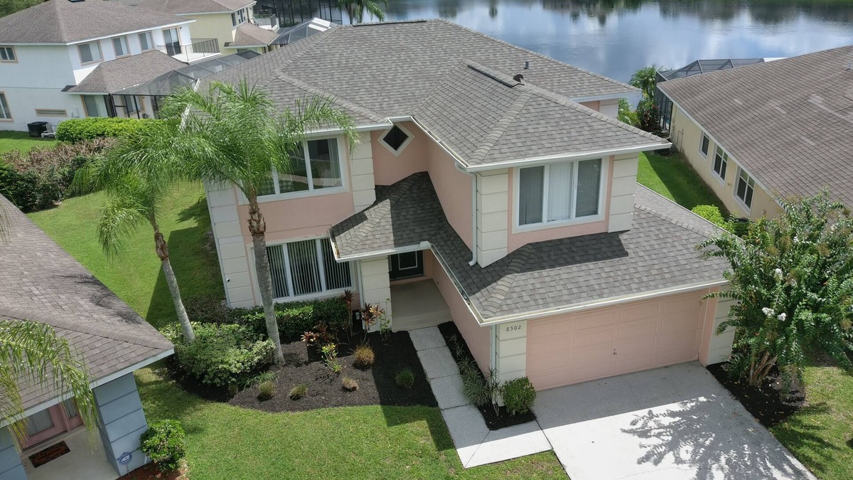 Sunset Lakes House | 5 bedroom lakefront home w/large private pool & spa - Close to WDW & Universal