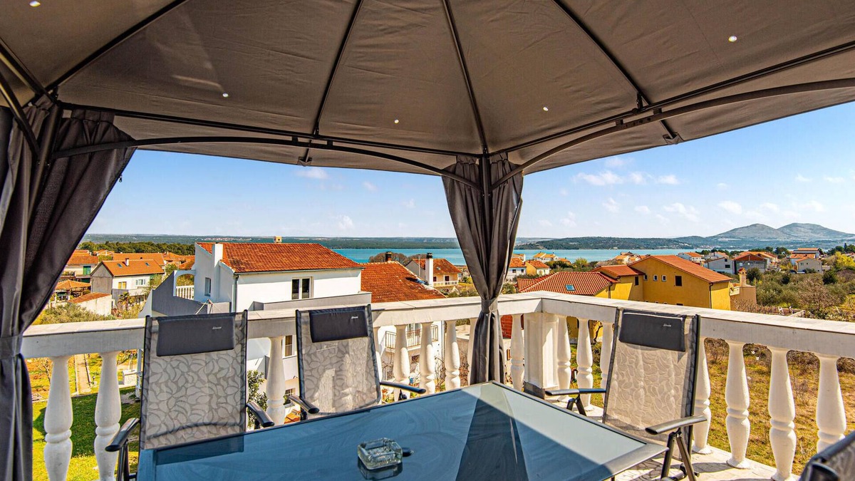 Raslina Apartment | 5 bedroom lovely apartment in Raslina