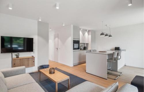 Tossens Apartment | 5 Bedroom Lovely Apartment In Tossens