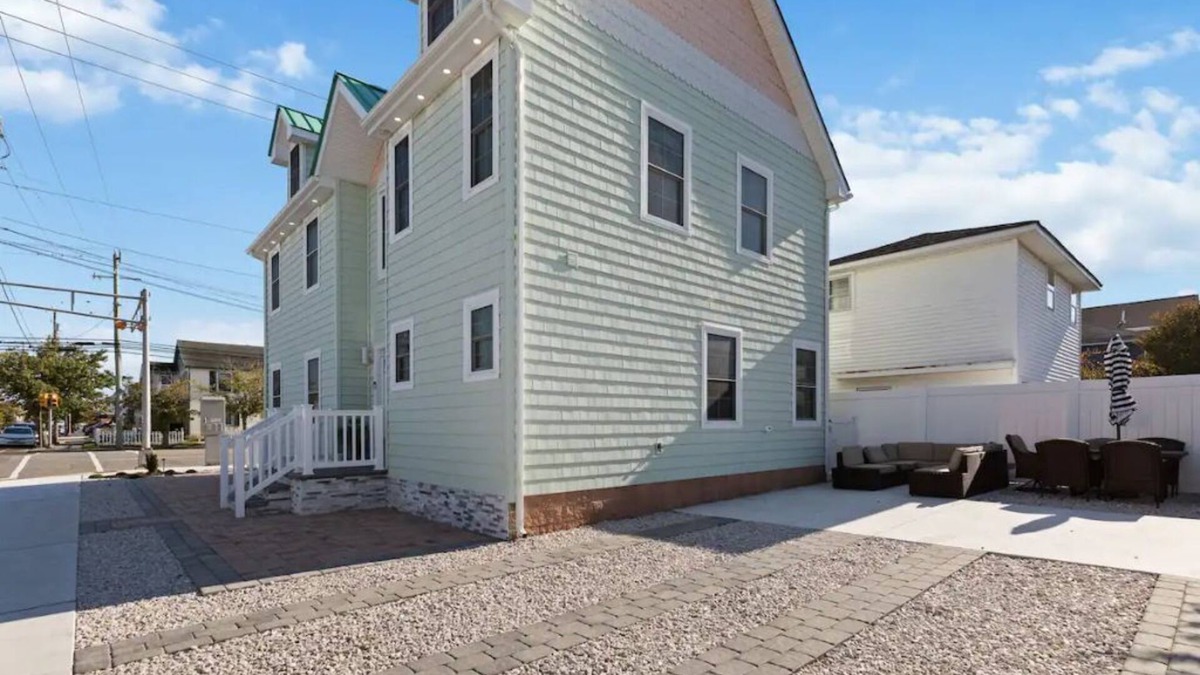 Wildwood Crest Villa | 5 Bedroom New House in the CREST
