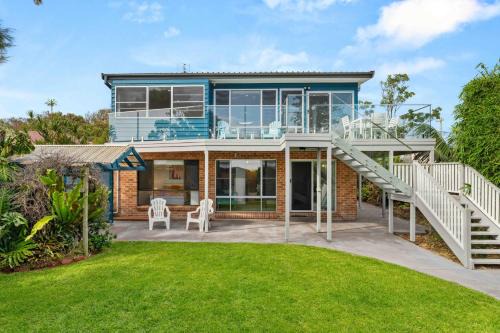 Culburra Beach House | 5 Bedroom Pet Friendly Home - 50m to Culburra Beach