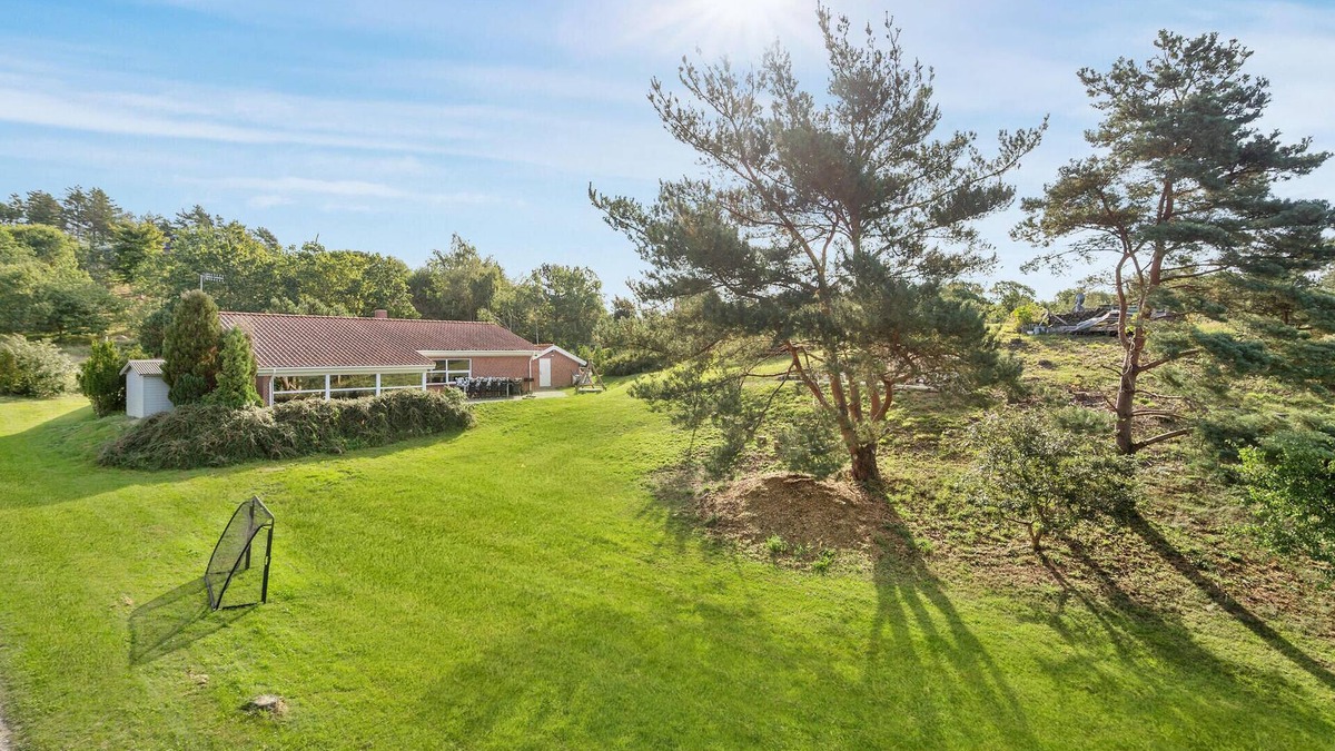 Handrup Strand House | 5 bedroom pet friendly home in Ebeltoft