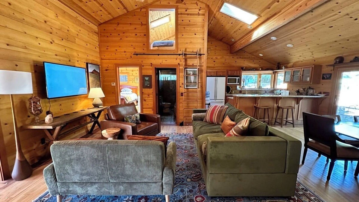 Point Arena House | 5 bedroom redwood stone art retreat 5 minutes from the beach