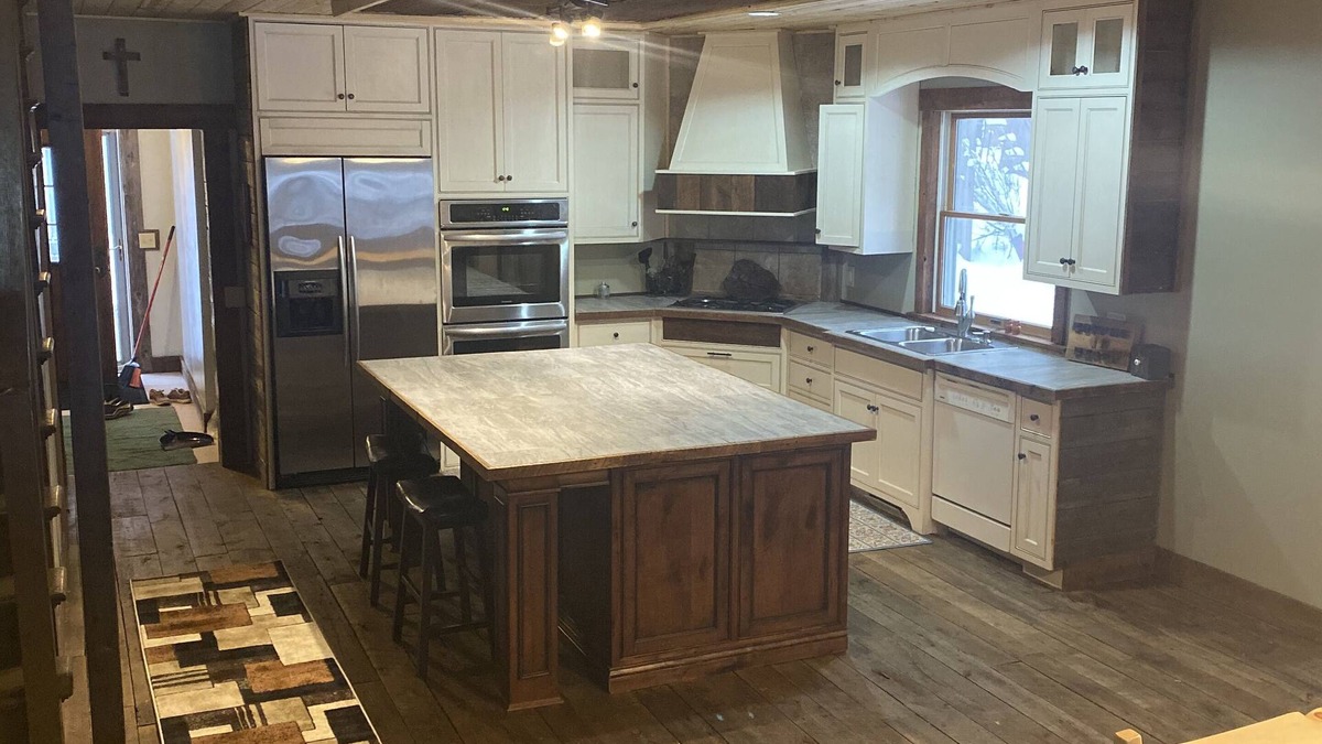 Pequot Lakes House | 5 bedroom VERY SPACIOUS rustic lake home