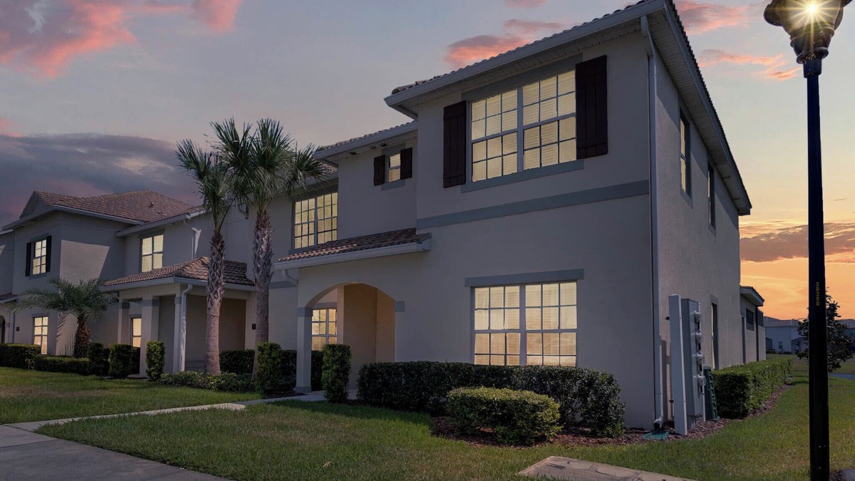 Campbell House | 5 Bedrooms/4 Bathrooms/Storey Lake (3133 PP)