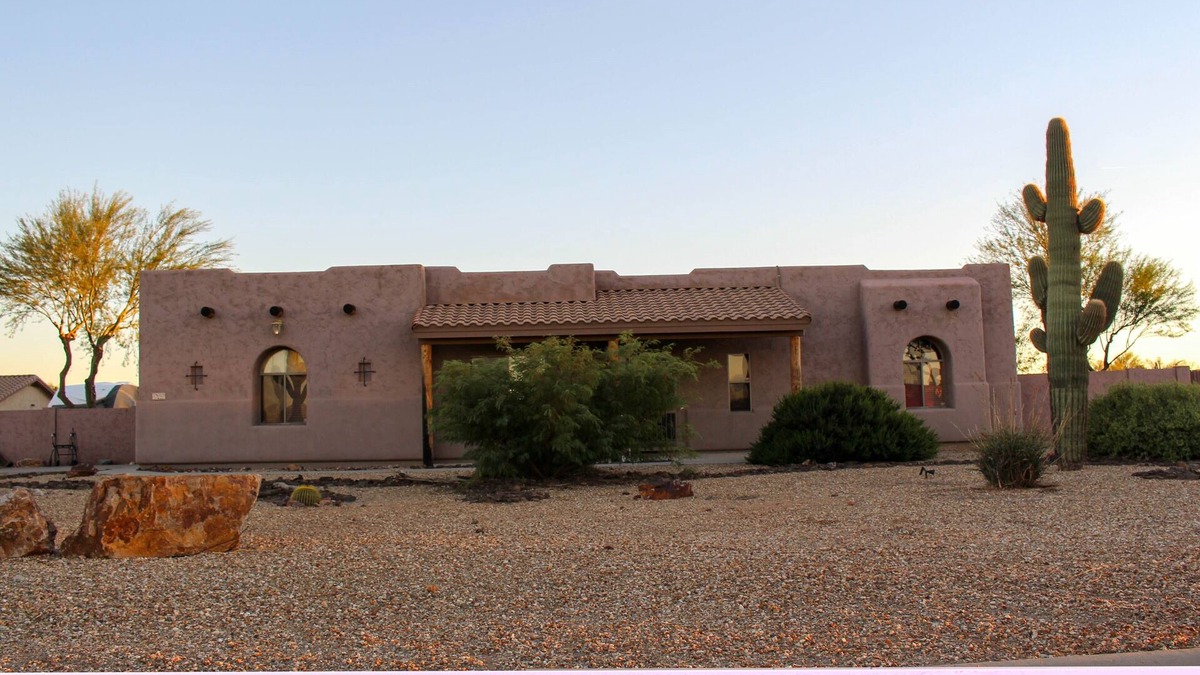 Wittmann House | 5 bedrooms, Pool/Jacuzzi - 2 Master Bedrooms - 3155 SQFT