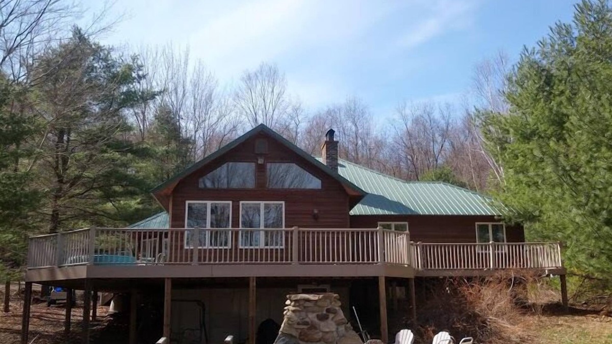 Hadley House | 5 Br 2.5 Ba Lakeside Home On Great Sacandaga Lake 50' Beach, Large Dock and Deck
