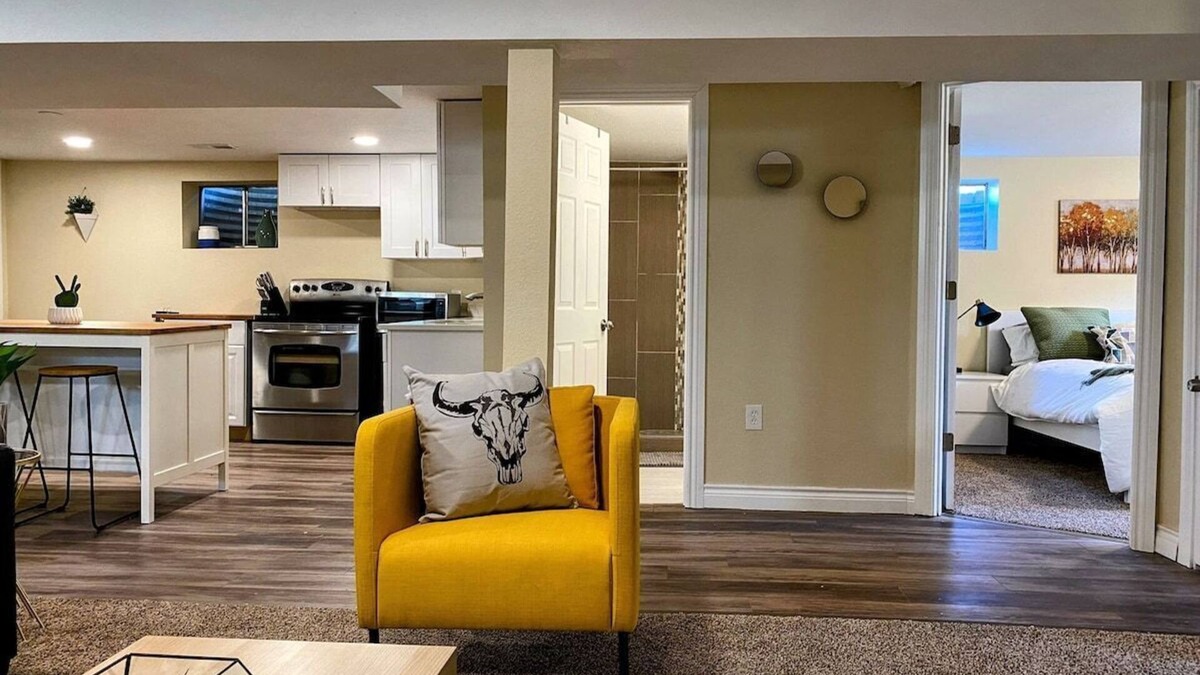 Welby House | 5 BR, 2 Kitchens!