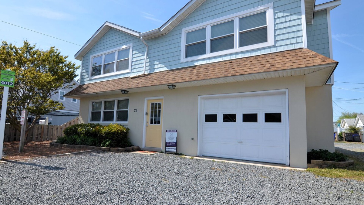 Dewey Beach House | 5 BR OCEAN BLOCK BEAUTY IN DEWEY BEACH