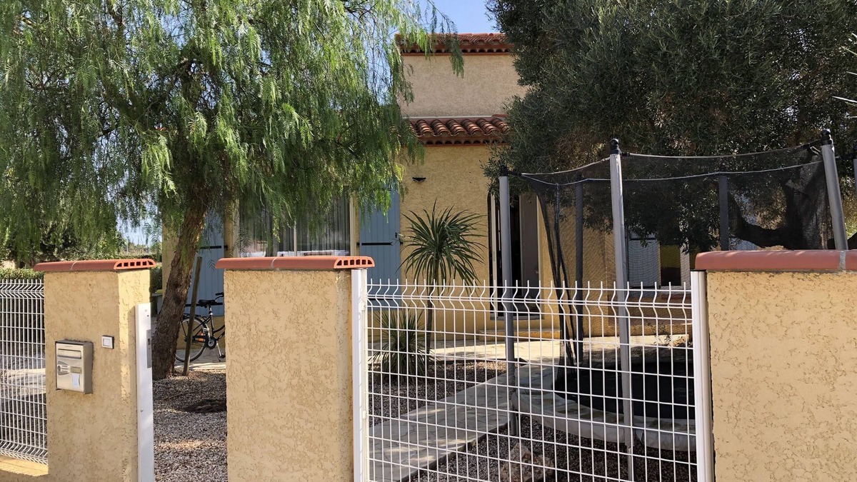 Saint-Laurent-de-la-Salanque Villa | 5'du Barcares, lovely air-conditioned villa with heated pool