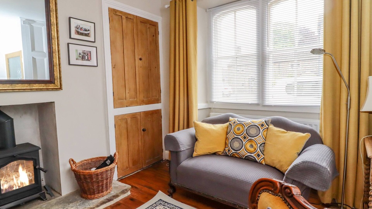 Eshton Cottage | 5 EAST STREET, family friendly, with open fire in Gargrave