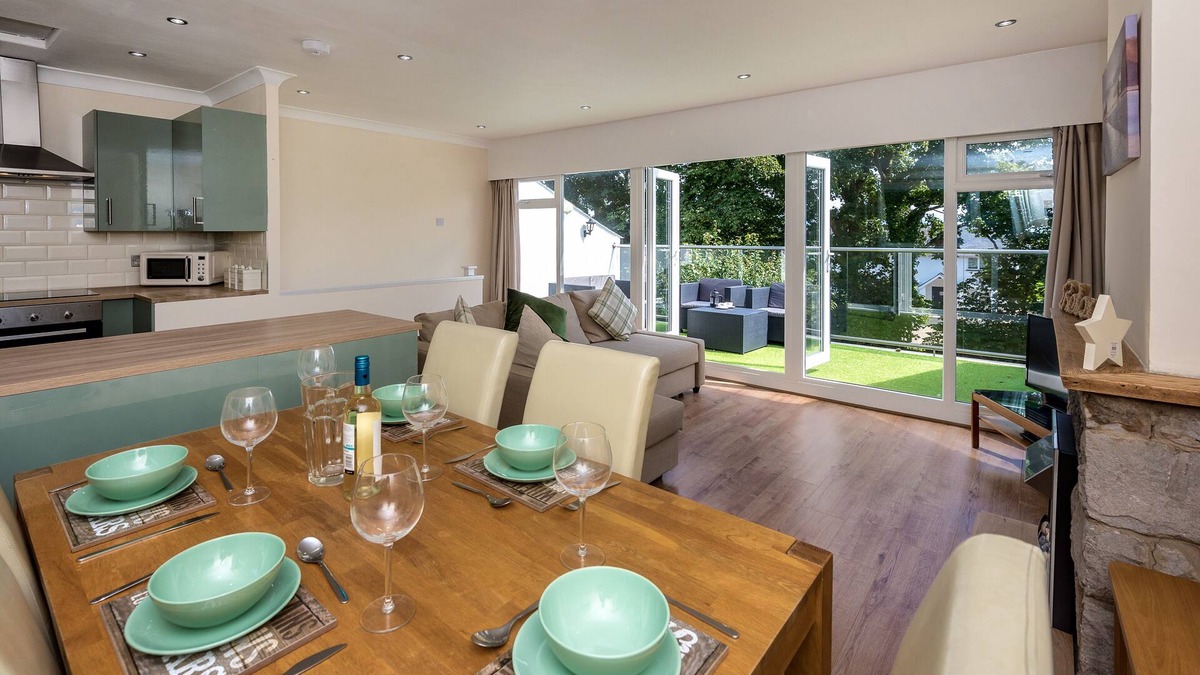 Llanbedrog House | 5 Glyn y Marian - Two Bedroom House, Sleeps 5