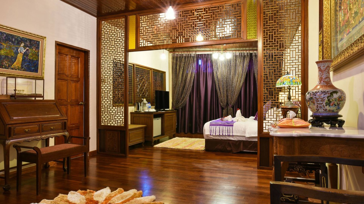 Taman Kota Laksamana Hotel | 5 Heeren