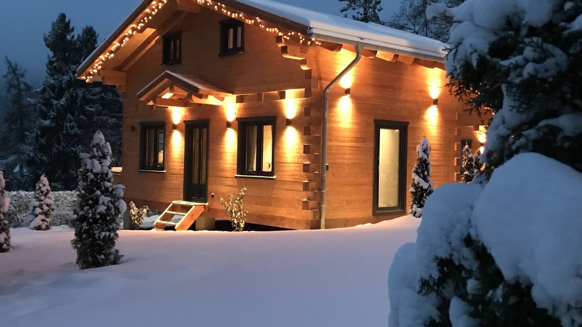 Hahnenklee House | 5 * log cabins with sauna, fireplace, terrace, barbecue etc. in alpine chalet style