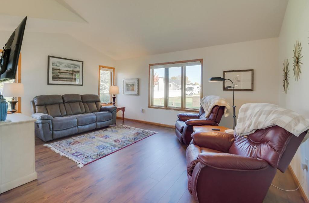 Fargo House | 5 Mi to Dtwn Pet-Friendly Wheatland Twin Home!