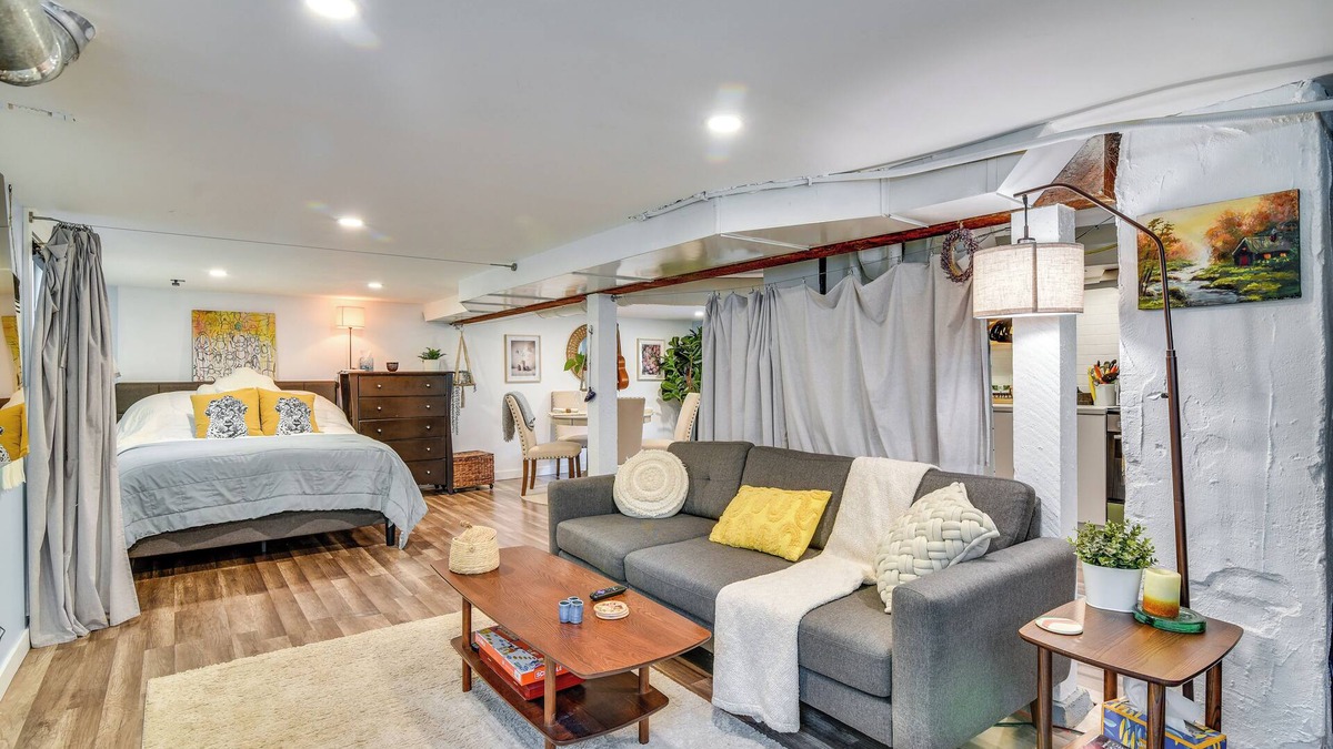 Sellwood-Moreland Apartment | 5 Mi to Dtwn Portland: Walkable Studio Suite