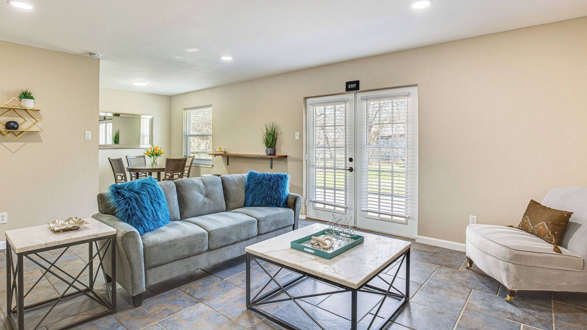 Haltom City House | 5 Mi to Fort Worth Stockyards: Home w/Yard!