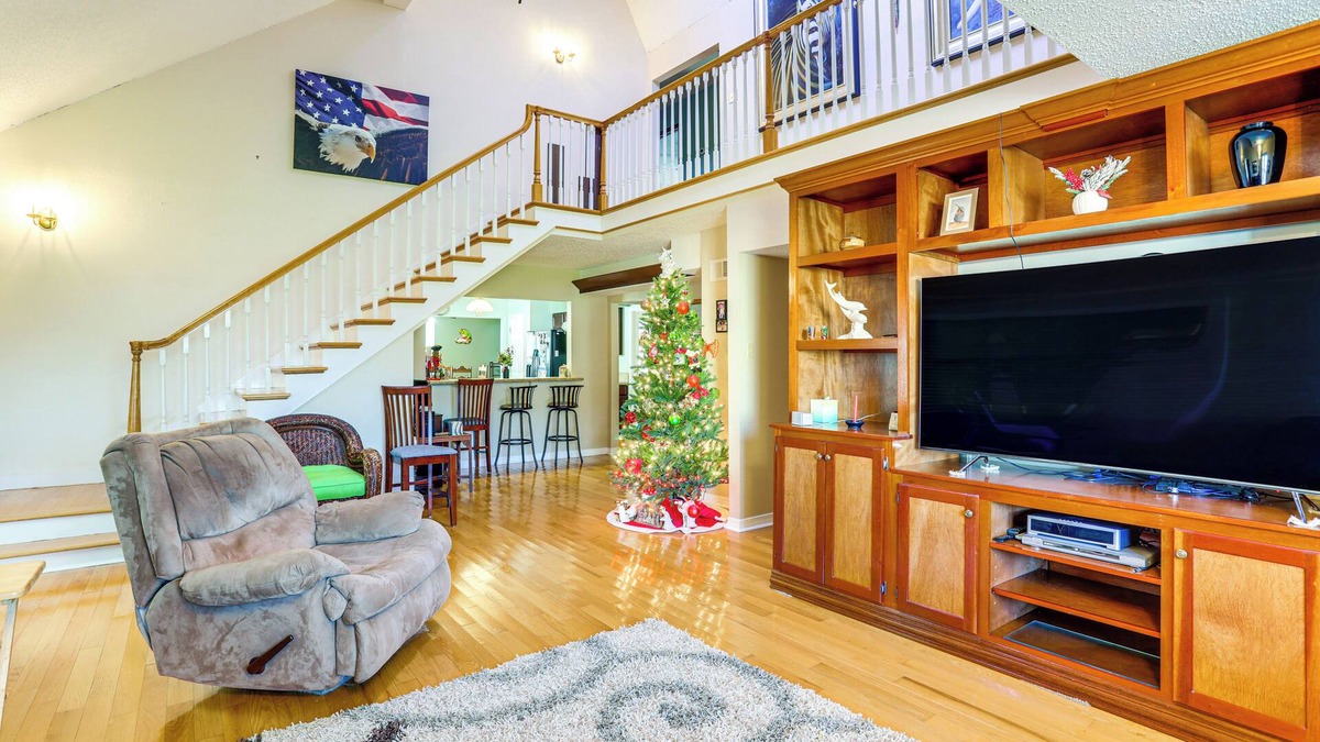Lake Terrace & Oaks House | 5 Mi to French Quarter: Central NOLA Home w/Decks