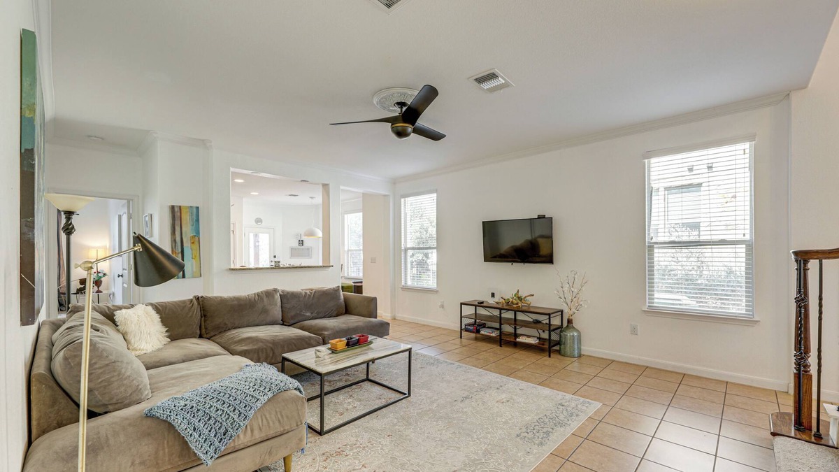 Cardinal Hills House | 5 Mi to Lake Travis: Pet-Friendly Home w/Yard!