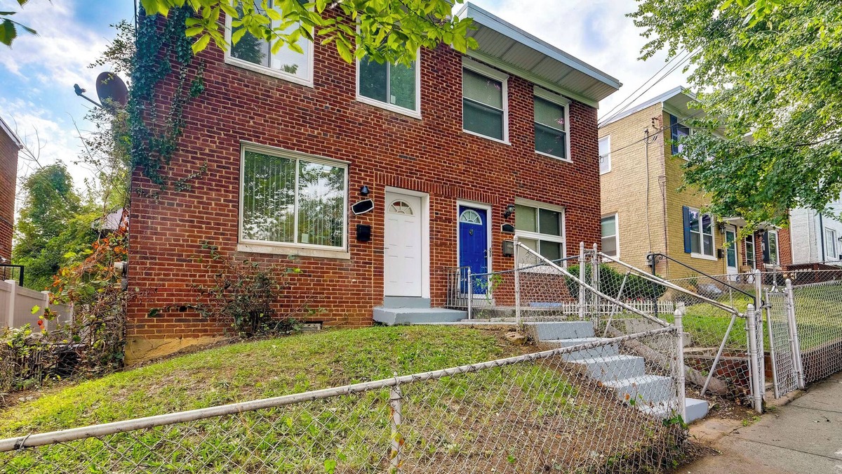 Washington House | 5 Mi to National Mall: DC Townhome!