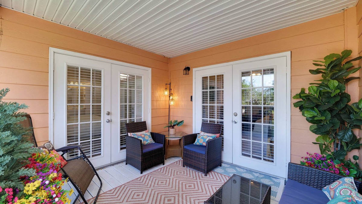 West Kissimmee Condo | 5 Mi to WDW: Resort-Style Condo w/Pool Access