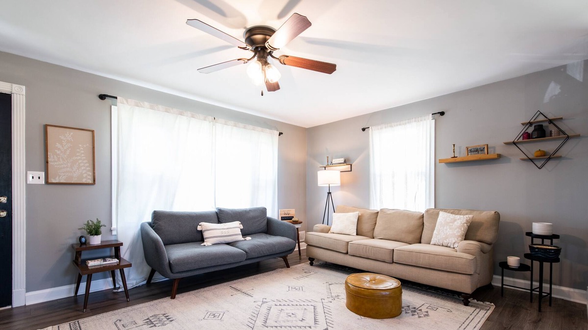 Buechel House | 5 MILES TO CHURCHILL DOWNS