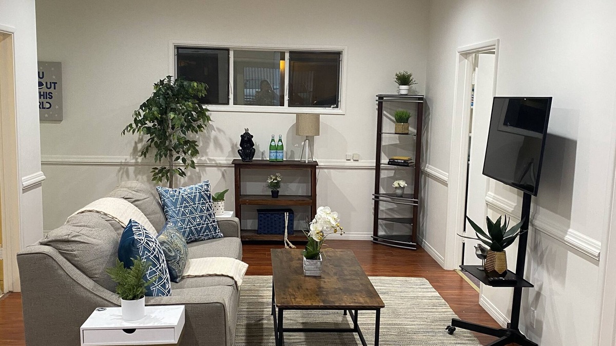 Altadena House | 5 min to hiking, biking, pet friendly quite house for family