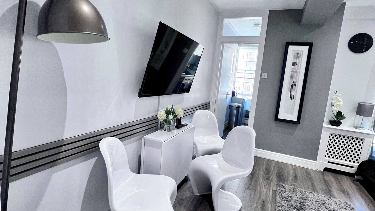 Bryanston and Dorset Square Apartment | 5 min to Hyde Park! Family-sized condo with washer/dryer & free wi-fi