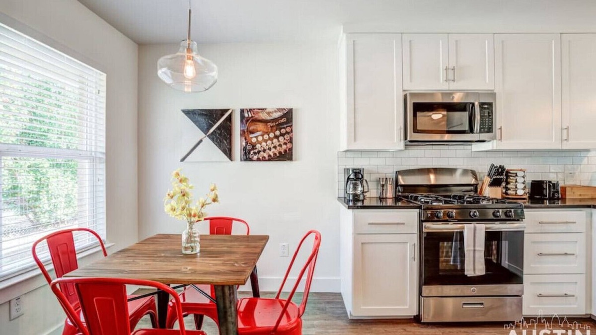 Parker Lane Apartment | 5 Min to SoCo | Comfortable & Convenient Retreat