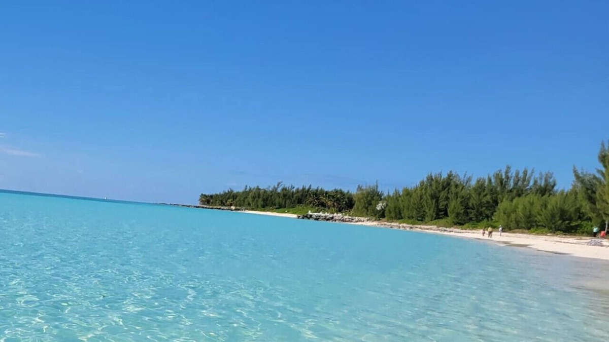 Bahamas Terrace Condo | 5 Min Walk to a Beach Paradise