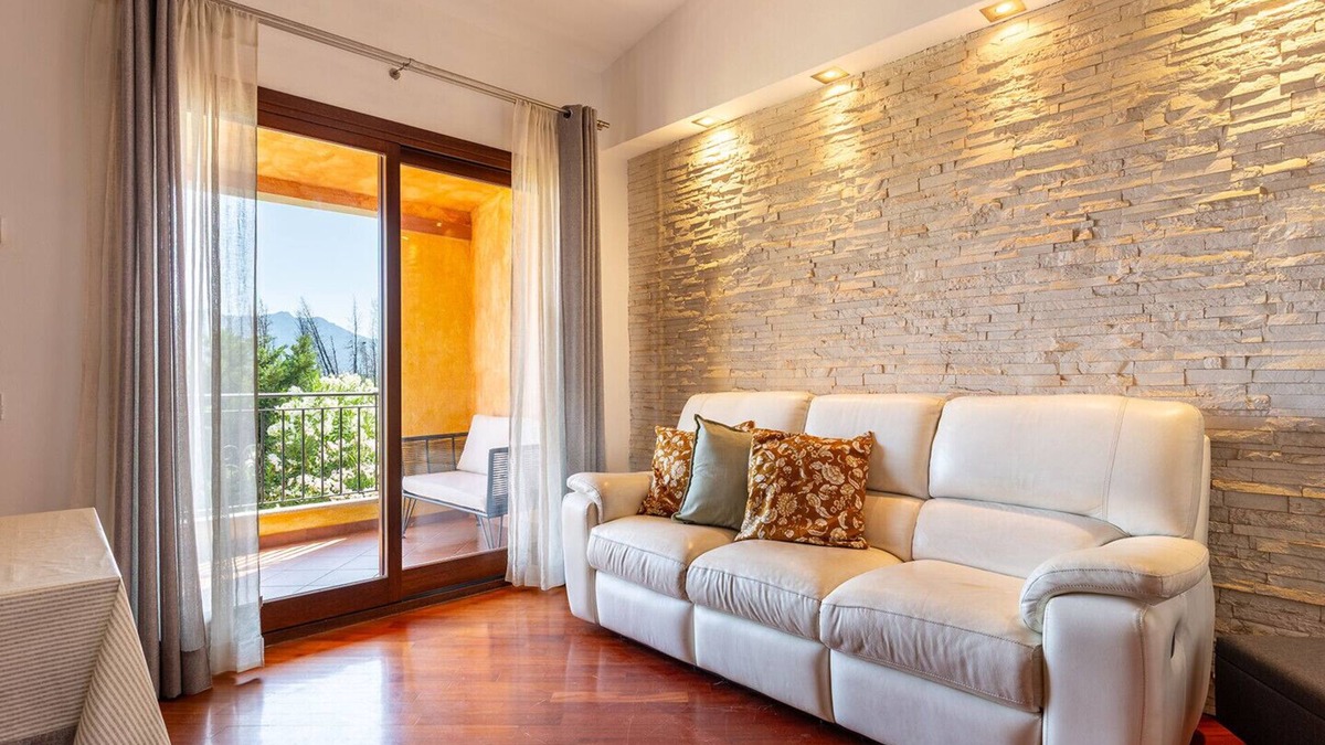 Maddalenedda Apartment | 5-min Walk to Beach – Bright 2-BR Apartment Near Cagliari