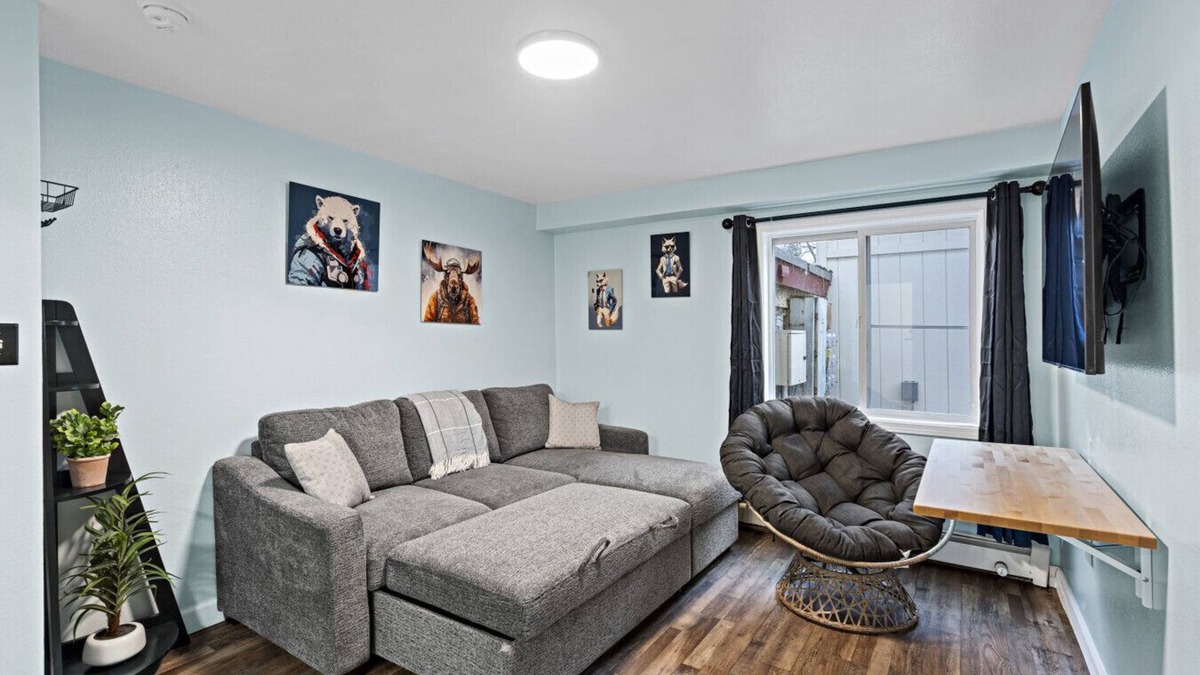 Spenard Apartment | 5 Min walk to restaurants/cafes, 8 min drive to airport, 10 min walk to trails.