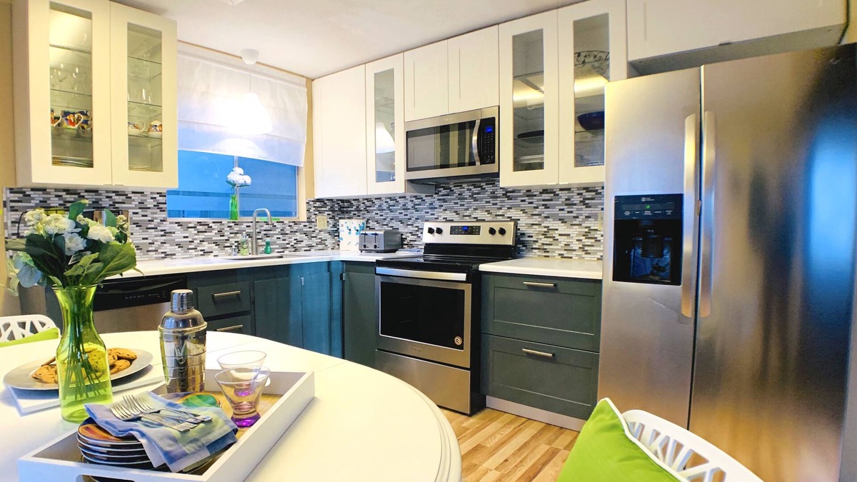 Black Bart Cabin | 5 mins from Casino/Skiing/Shopping | Pet-Friendly | Free Wi-Fi | Sleeps 10