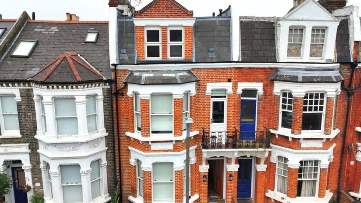 Thamesfield Apartment | 5 mins to Fulham, Sleeps 6, Deluxe Suite 60"TV + Netflix + Games ShortStays