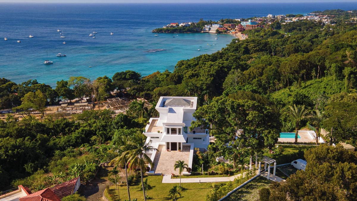 Los Cerros Villa | 5 mins to Sosua beach - Hilltop villa with pool