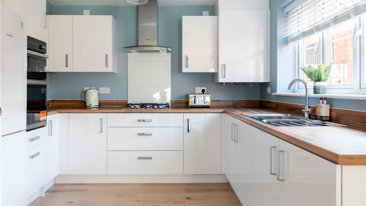 Bicester House | 5-minute walk to Bicester Outlet Village