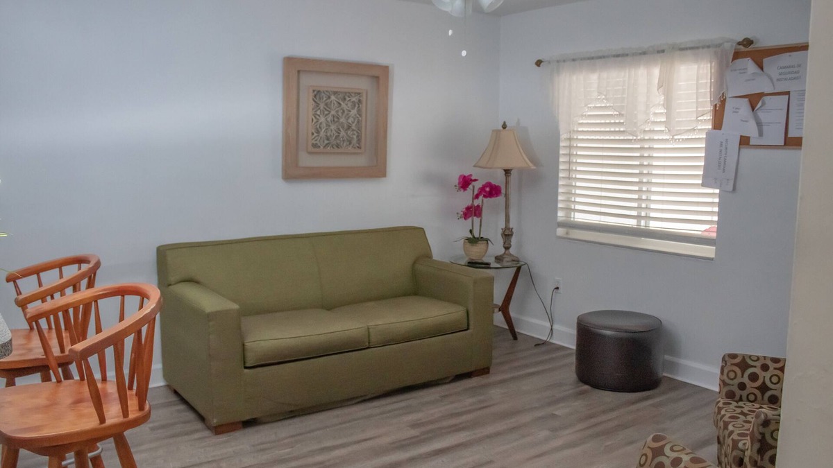Allapattah House | 5 minutes away from MIA! 10 Minutes away from Port of Miami!
