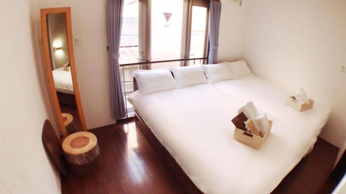 Kita House | 5 minutes by train, 10 minutes by JR/10 minutes from Umeda 5 minutes/9 minutes by Namba/7 minutes by Shintobashi/45 minutes by Kyoto/private safety bath/wifi