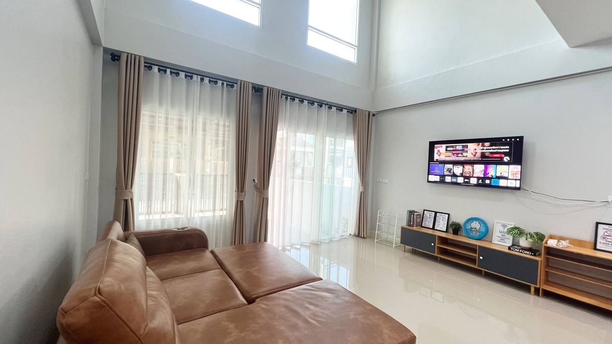 Hat Yai House | 5 minutes Drive to the city center, 9 minutes to Lee Gardens, with free parking.