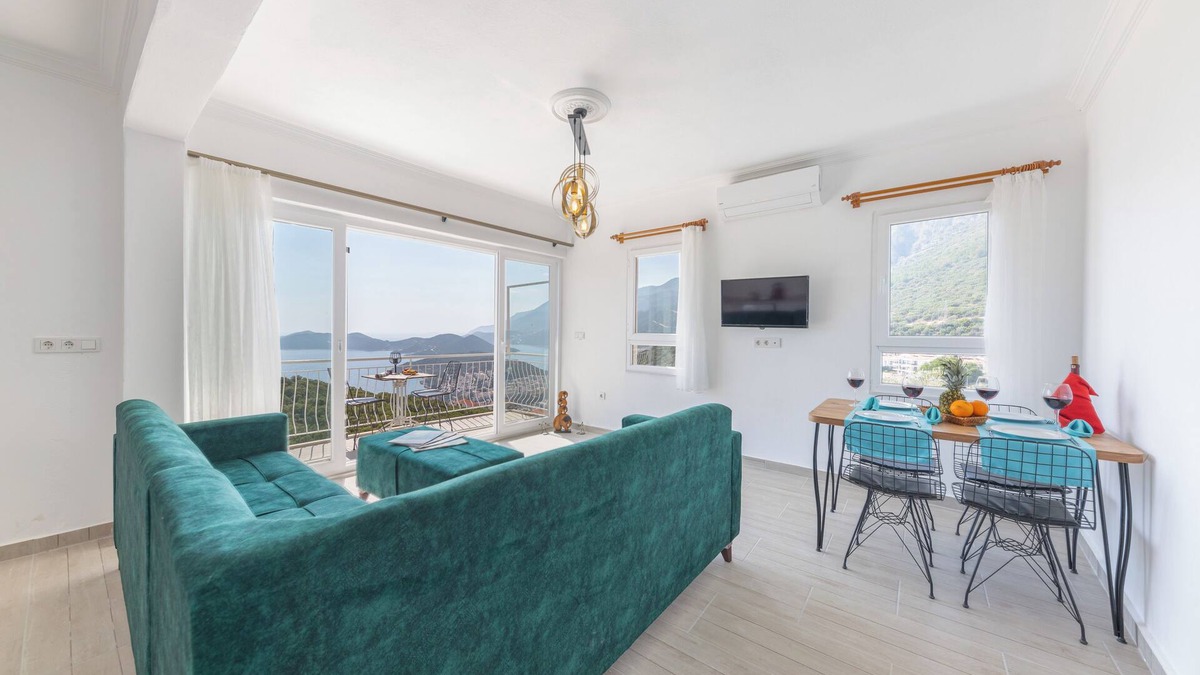 Liman Mahallesi House | 5 Minutes for Beach With Car. Gorgeous sea View. Inside the Nature