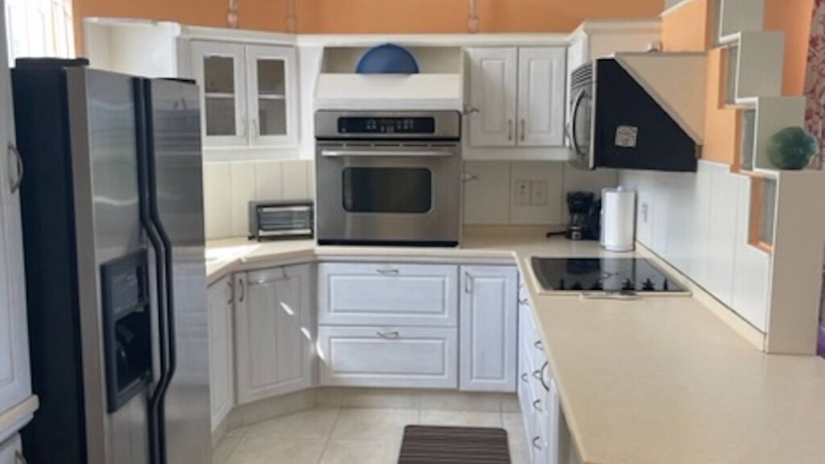 Saint Martins Cottage | 5 minutes from airport!